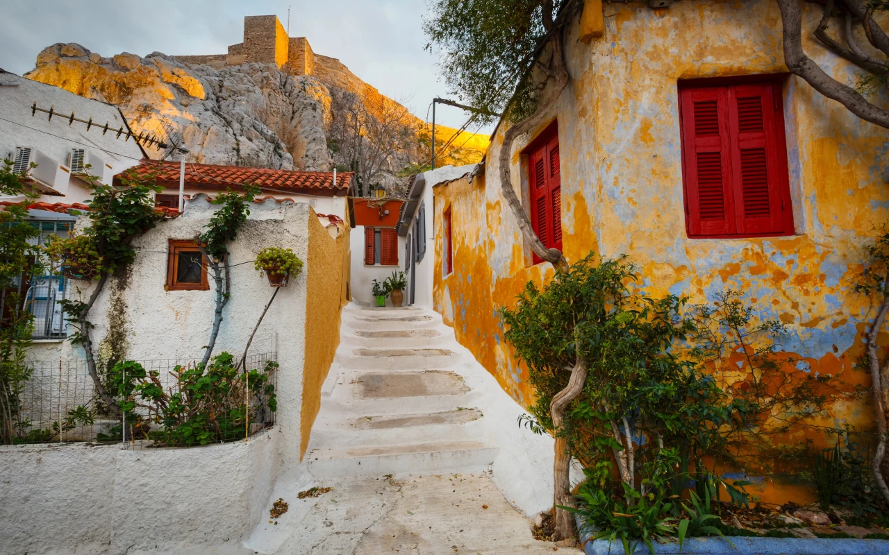 Walk Through the Anafiotika Neighborhood: A Hidden Gem in the Heart of Athens