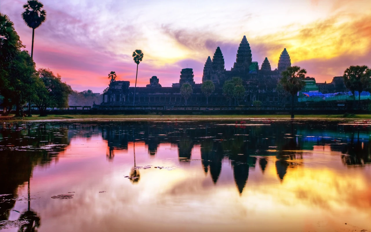 Visit Angkor Wat: A Majestic Temple Complex in Cambodia