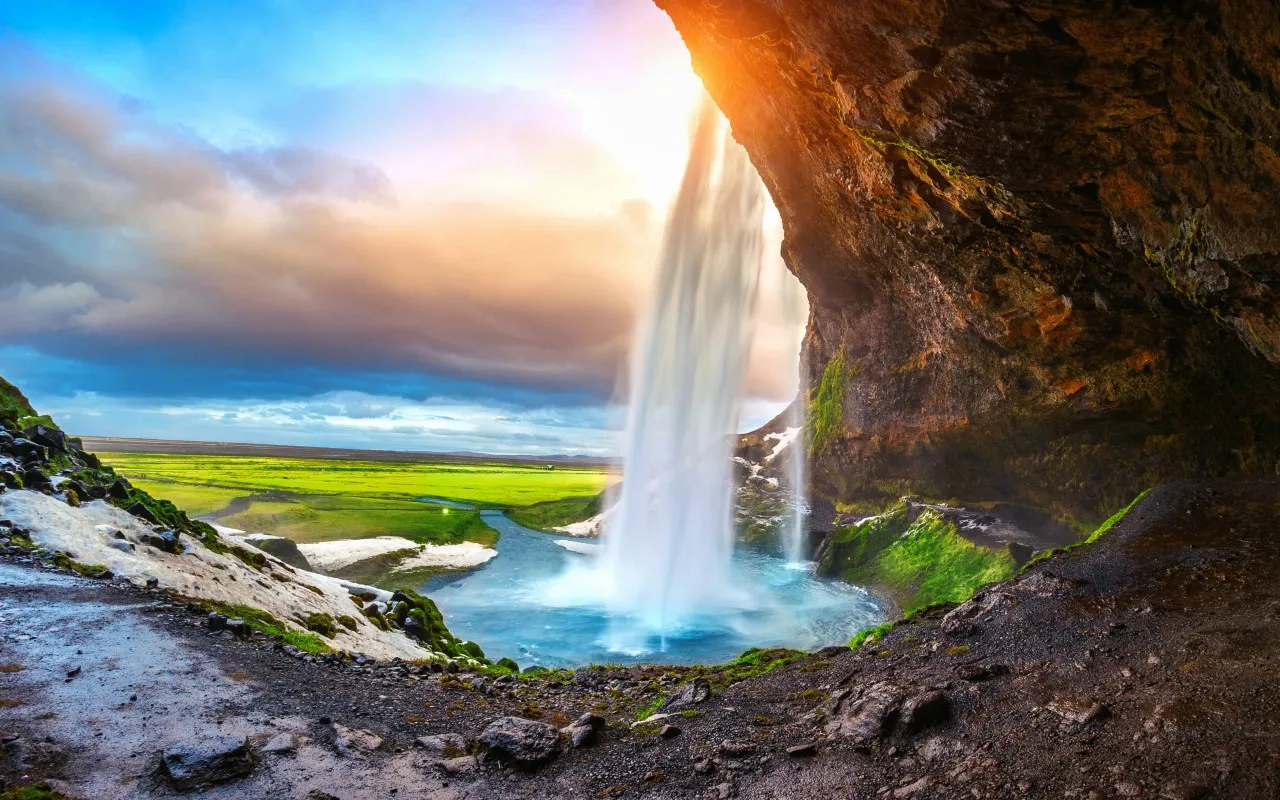 Walk Behind Seljalandsfoss Waterfall: A Unique Icelandic Experience