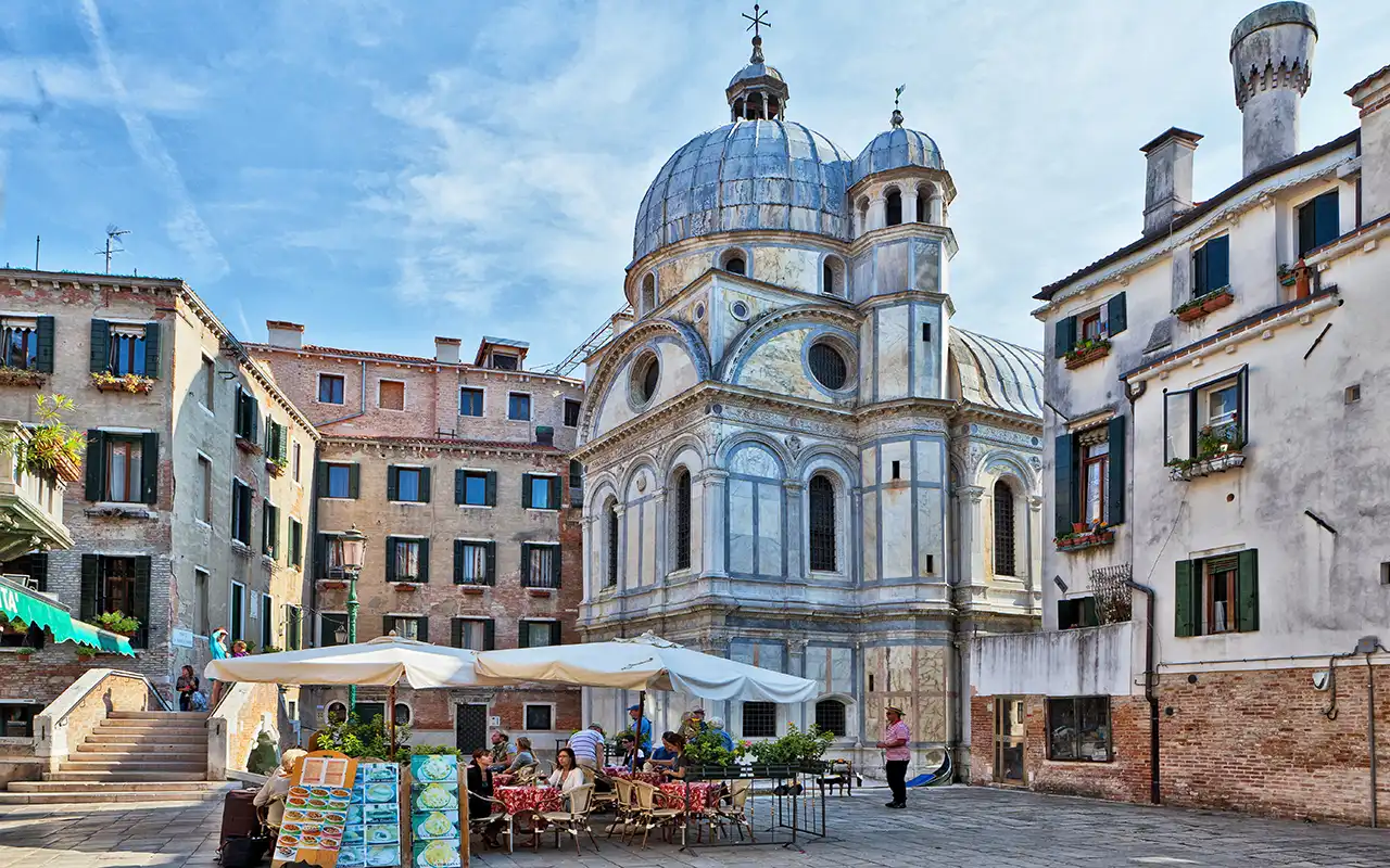 Traditional and Serene Cannaregio District