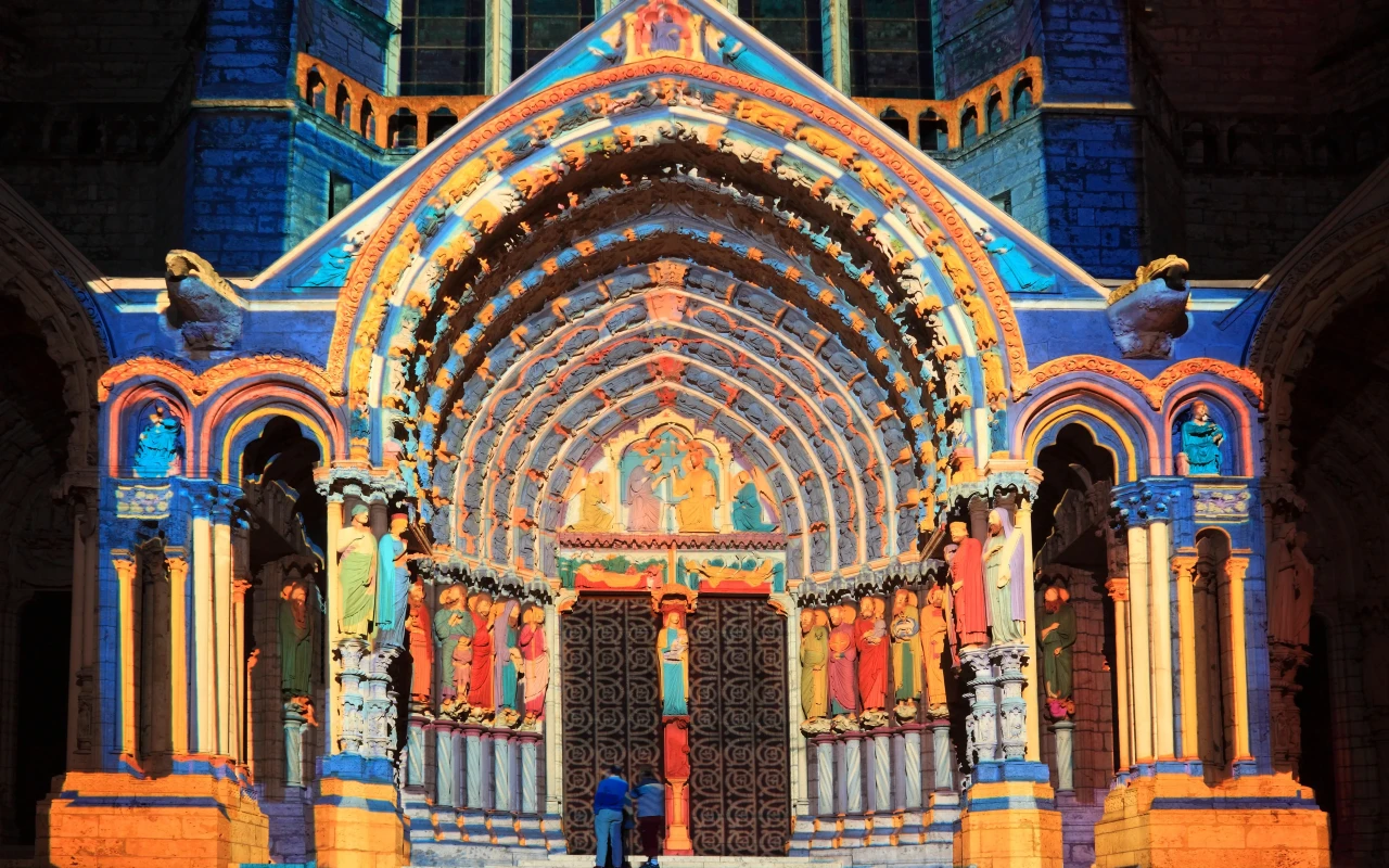 Visit the Chartres Cathedral: A Masterpiece of Gothic Architecture in France