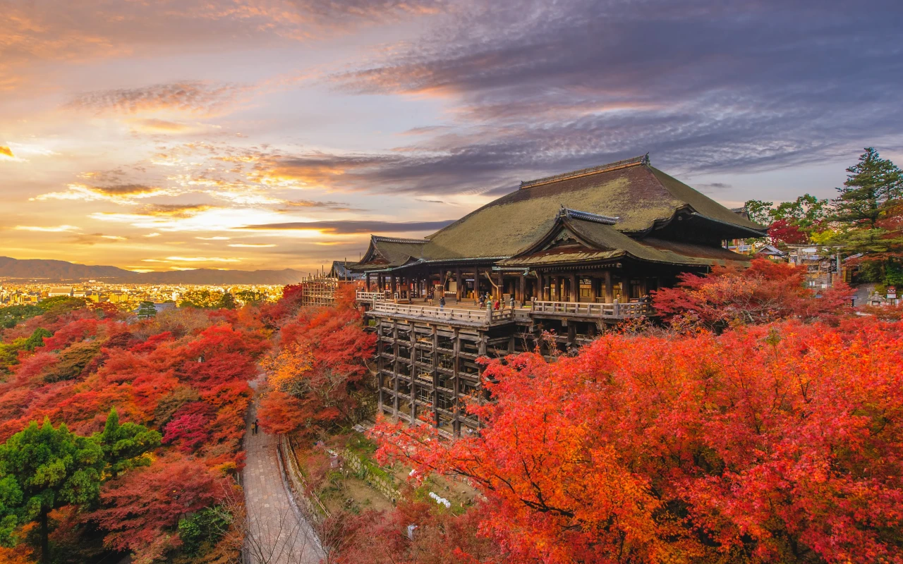 Visit Kiyomizu-dera: A Historic Buddhist Temple in Kyoto