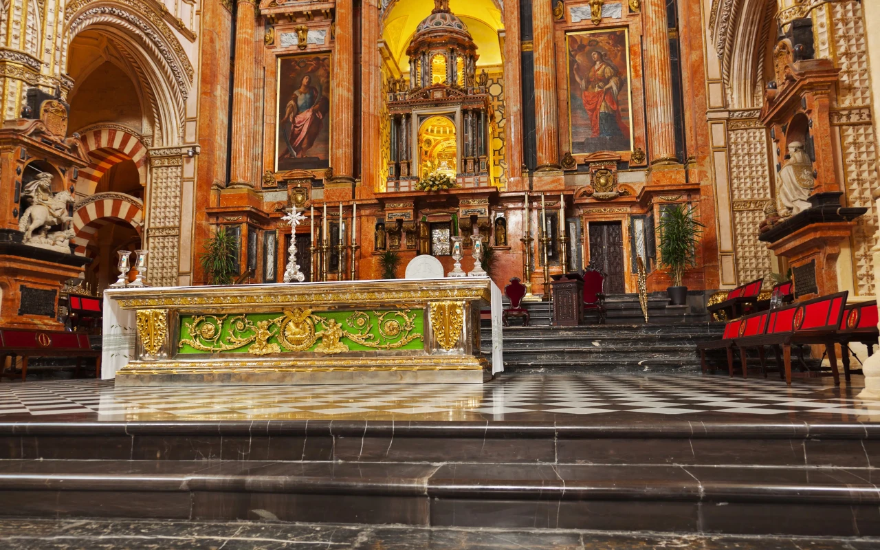 Visit the Great Mosque of Córdoba: A Stunning Islamic Monument in Spain