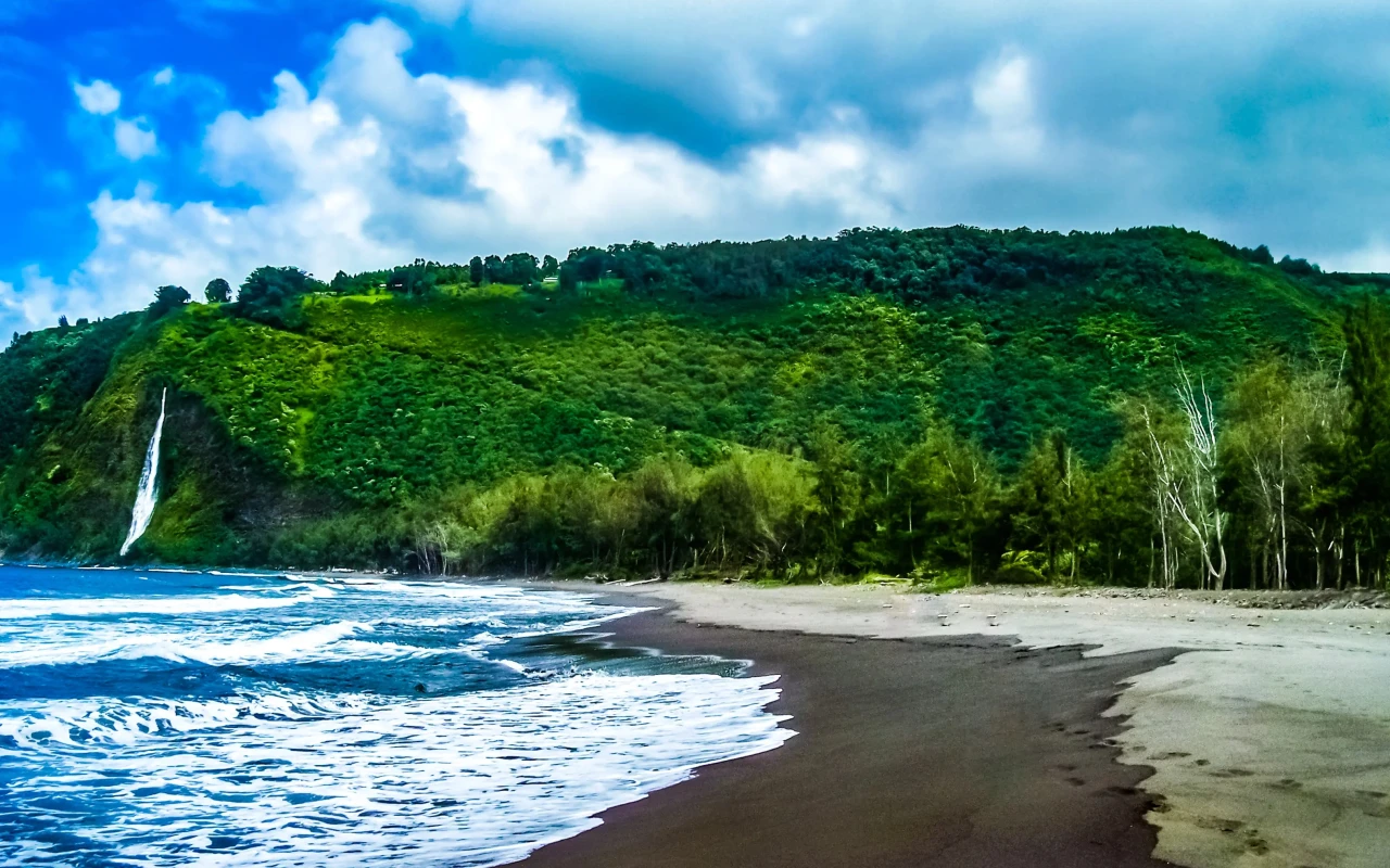 Visit the Big Island (Hawaii Island): A Land of Volcanic Wonder