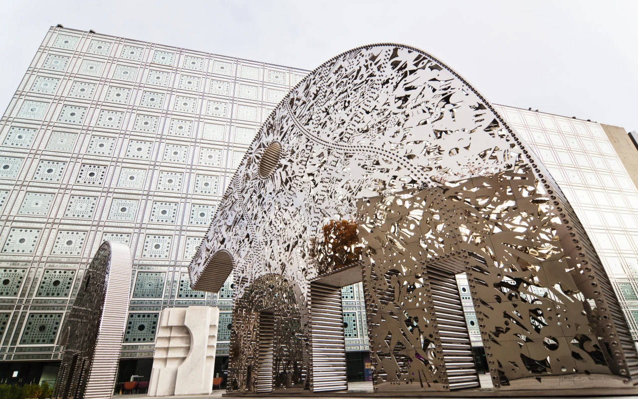 Discover the Institut du Monde Arabe: A Bridge Between Cultures in Paris