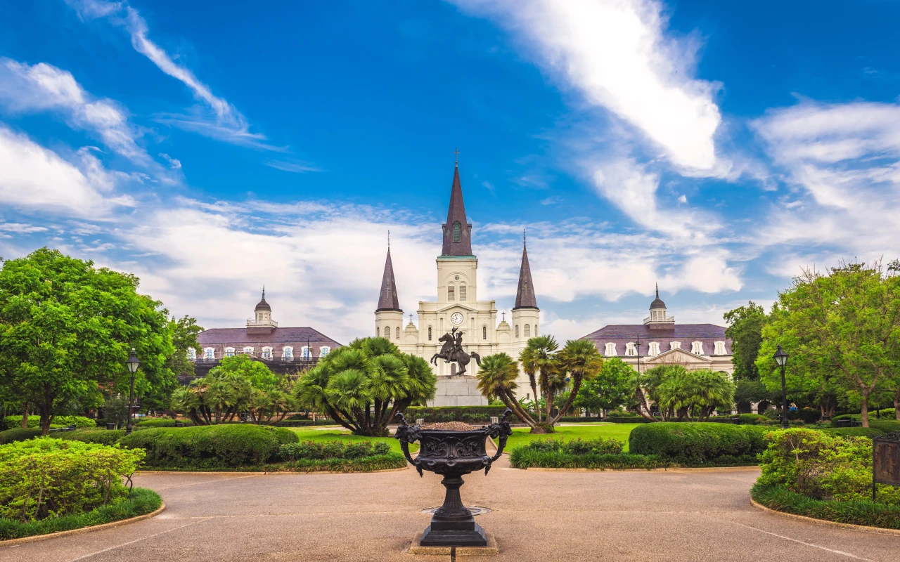 Visit Jackson Square: Discover the Heart of New Orleans