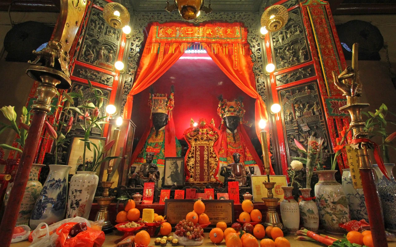 Visit the Man Mo Temple: A Historic Chinese Temple in Hong Kong