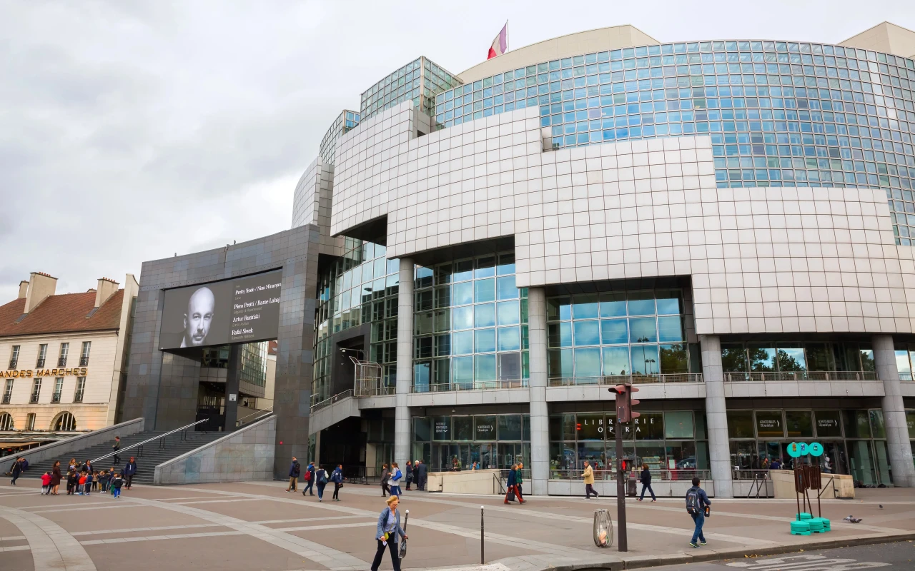 Discover the Opéra Bastille: A Modern Masterpiece in Paris