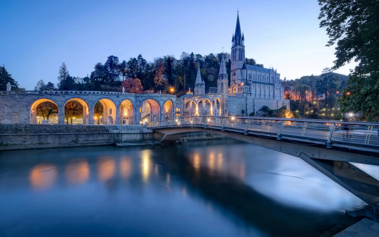 Visit the Lourdes Sanctuary: A Major Pilgrimage Site in France