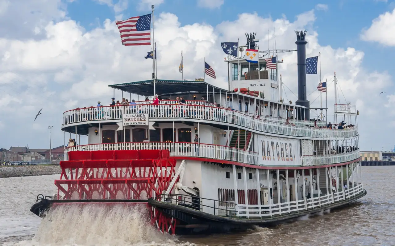 Enjoy a Mississippi River Cruise: Explore America's Iconic Waterway