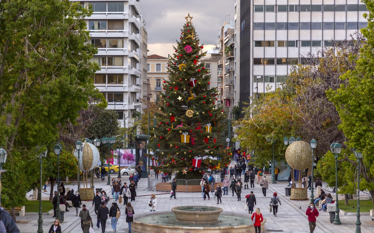 Explore Syntagma Square: The Heart of Athens' Modern City Life