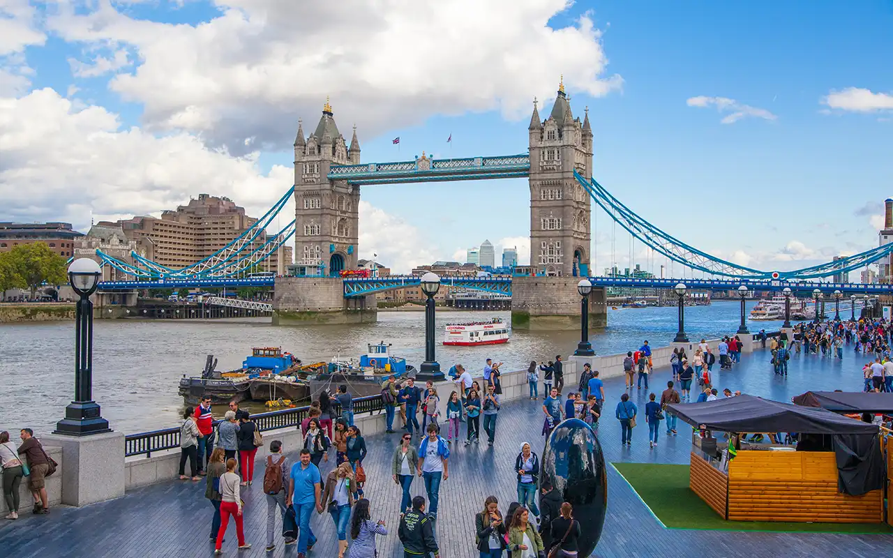 Peaceful Strolls along The Thames Path