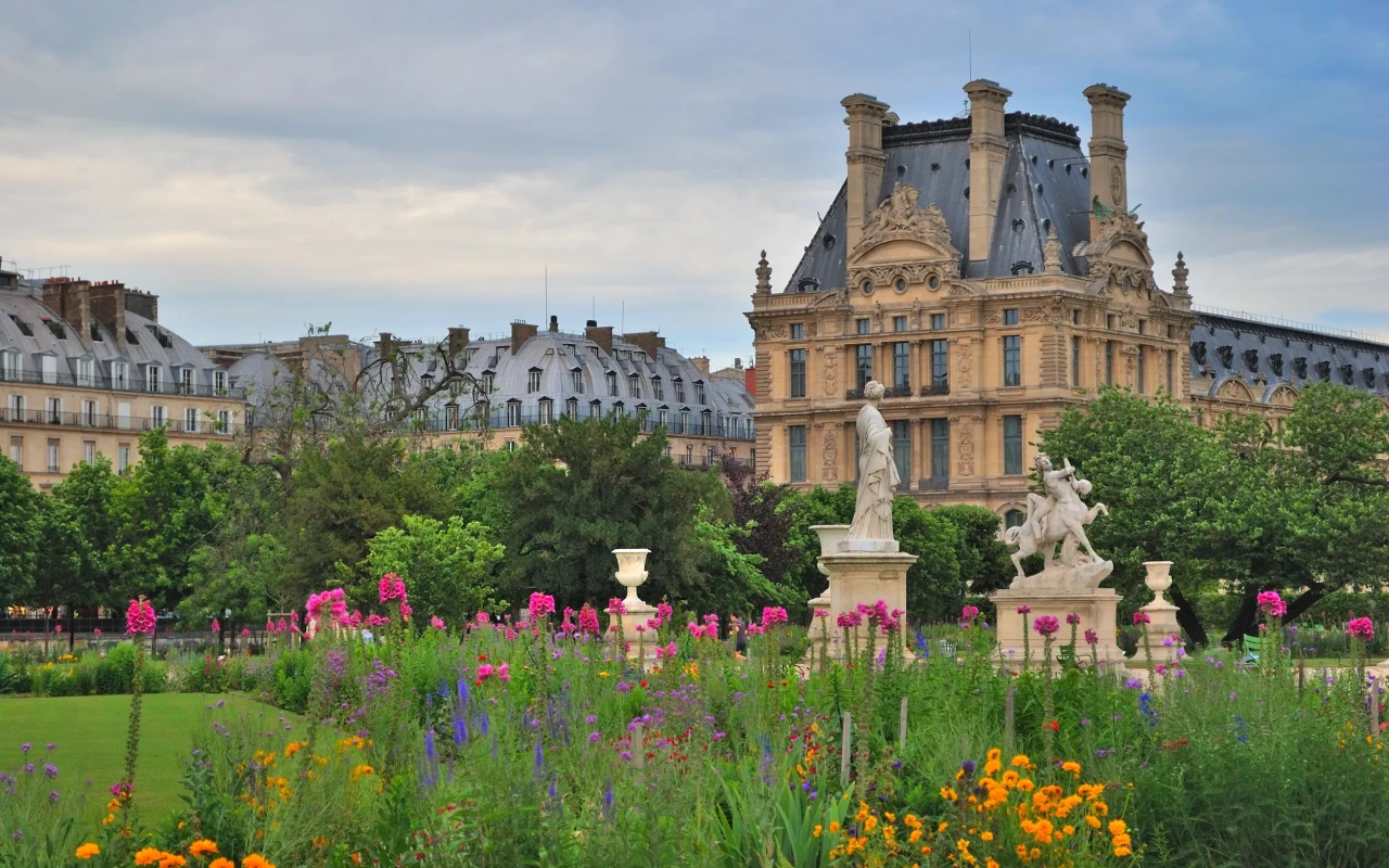 Walk the Tuileries Garden: A Historic Parisian Green Space