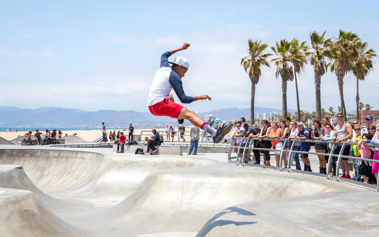 Visit the Venice Skatepark: A Vibrant Hub of LA's Skate Culture