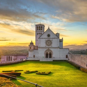 Visit the Basilica di San Francesco: A Major Pilgrimage Site in Italy