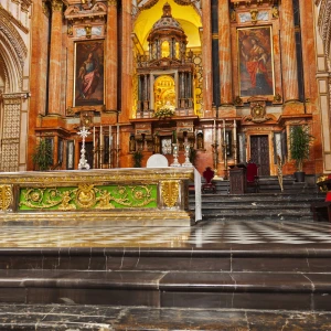 Visit the Great Mosque of Córdoba: A Stunning Islamic Monument in Spain