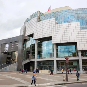 Discover the Opéra Bastille: A Modern Masterpiece in Paris
