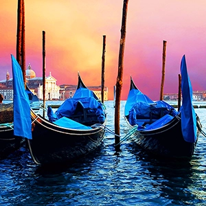 A guide map highlighting tourist attractions and things to do in Venice, Italy