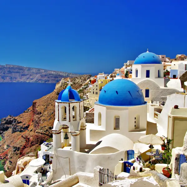 Visit Santorini: A Picturesque Greek Island